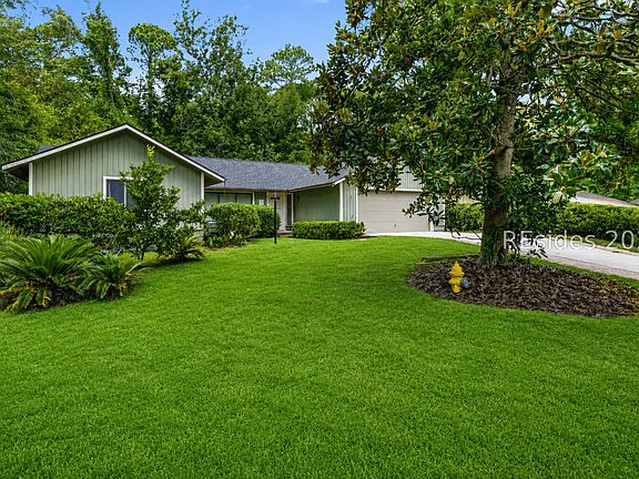 2nd image of 7 Bay Pines Dr