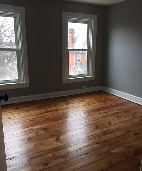 559 W Chestnut St #3 — Photo 8