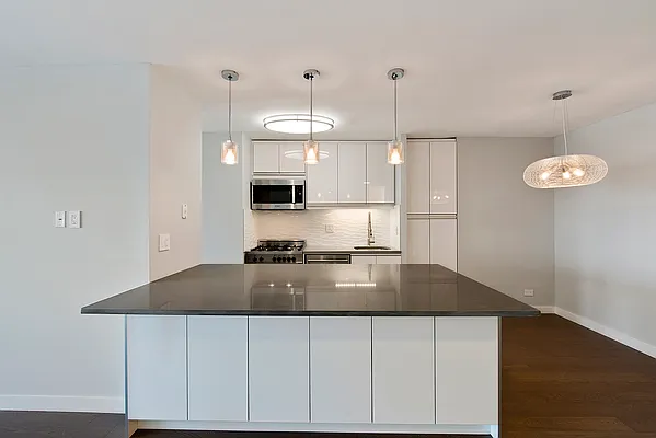 Rented by CORE | media 7