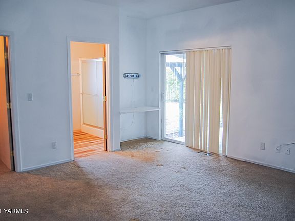 5th image of 821 NW Sunburst Ct