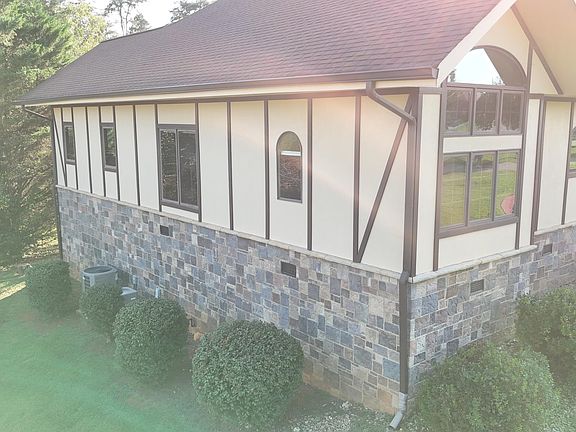 5th image of 135 Bluffton Rd