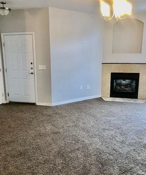 7440 S Blackhawk St #14204 — Photo 2
