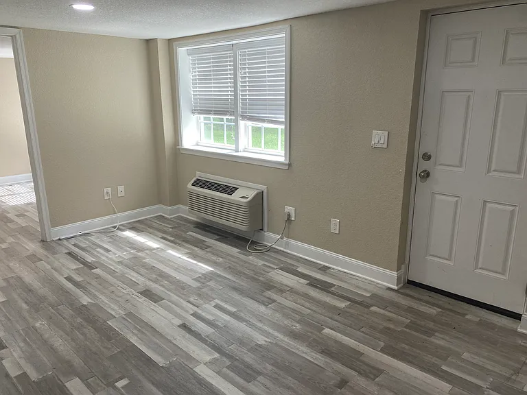 578 Harrop Ln #1 — Photo 4