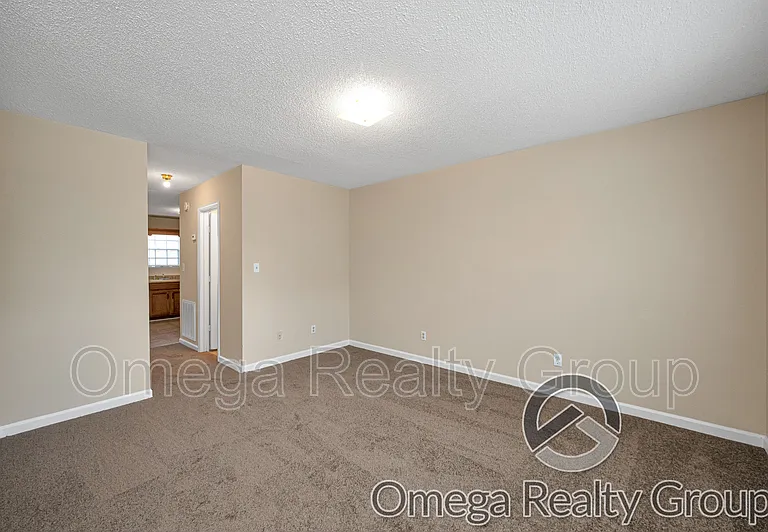 403 22nd Ave NE — Photo 6