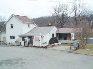 2045 Linden St, Finleyville, PA 15332
