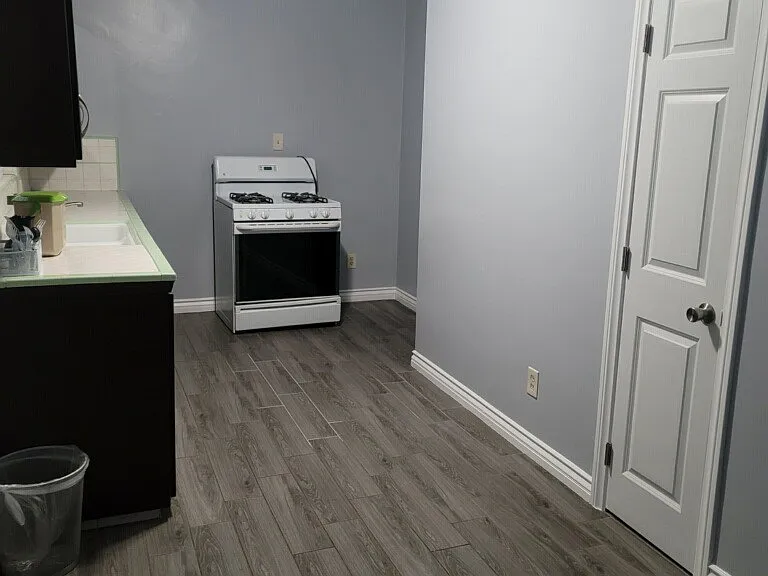 533 Margaret Ave — Photo 3