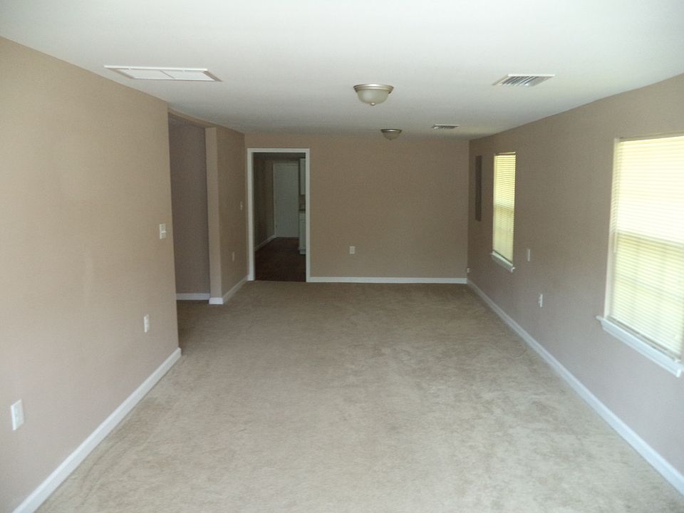 1st image of 621 N Duss St