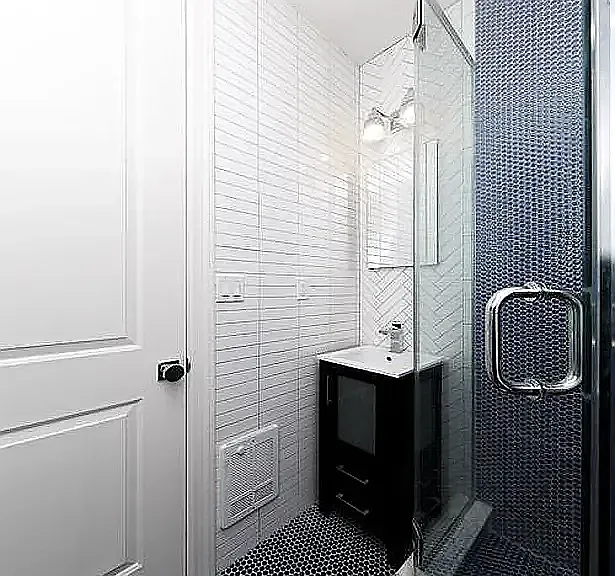 222 E 12th St #4B — Photo 5