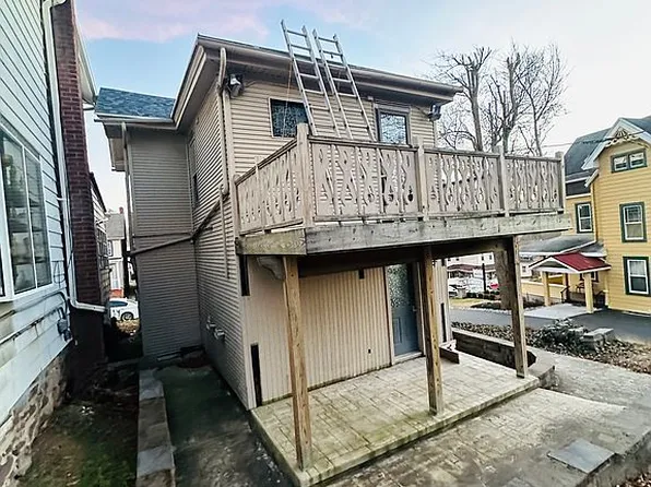 219 1st St, Weatherly, PA 18255