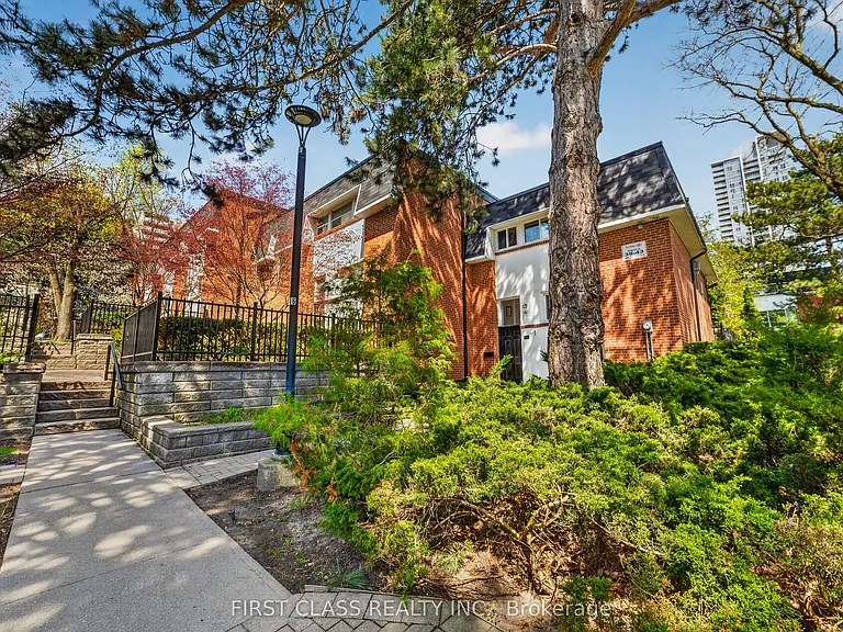 96 George Henry Blvd #38 — Photo 3