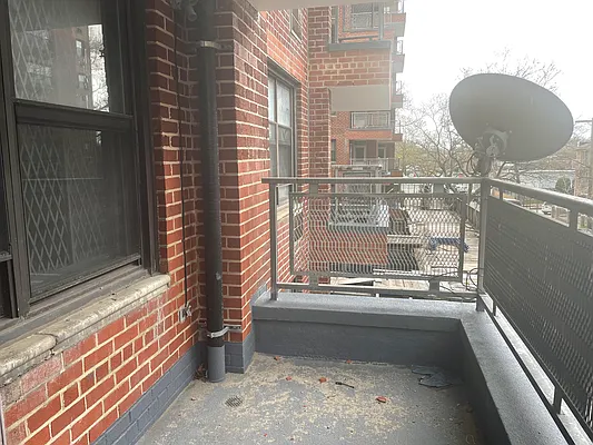 Sold by Compass | media 2