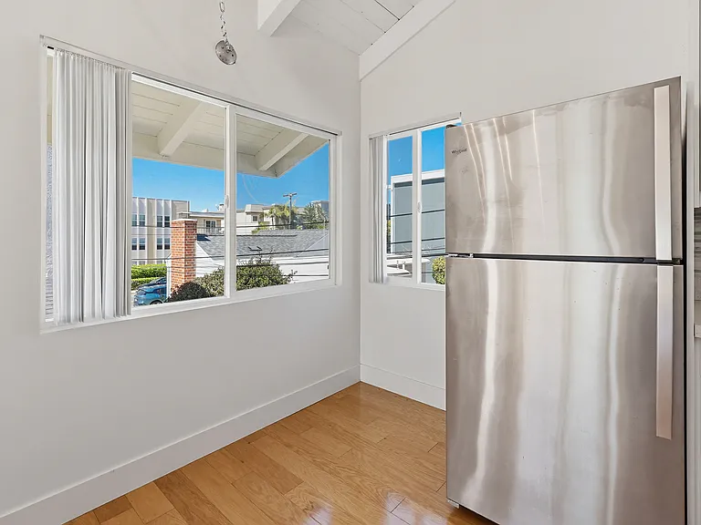 3733 Riviera Dr — Photo 16