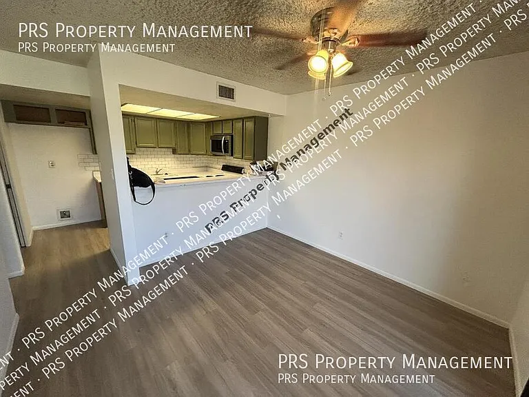 2040 S Longmore #14 — Photo 3