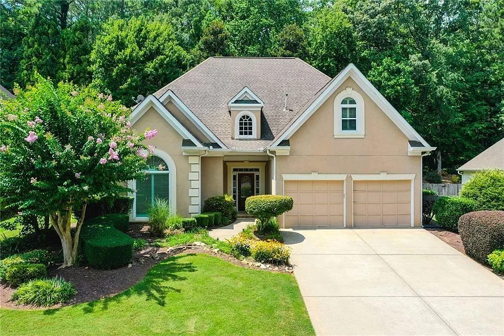 5 bed, 4.0 bath, 3393 sqft, $4,400 — Photo 1