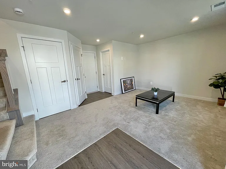 1518 Wilmer Park Ln — Photo 4