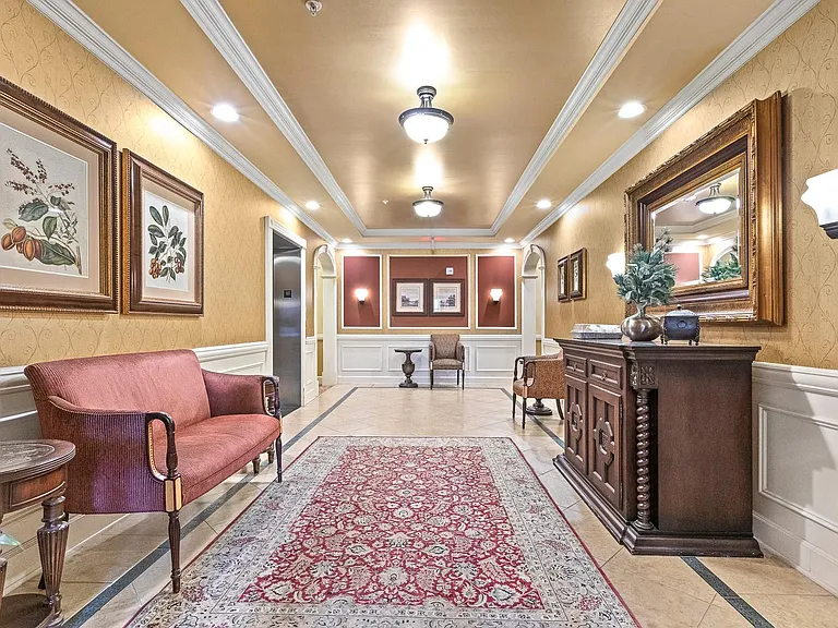 10400 Rosegate Ct #201 — Photo 4