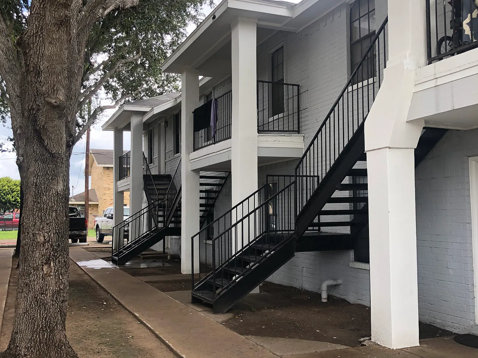 Caffery — Photo 3