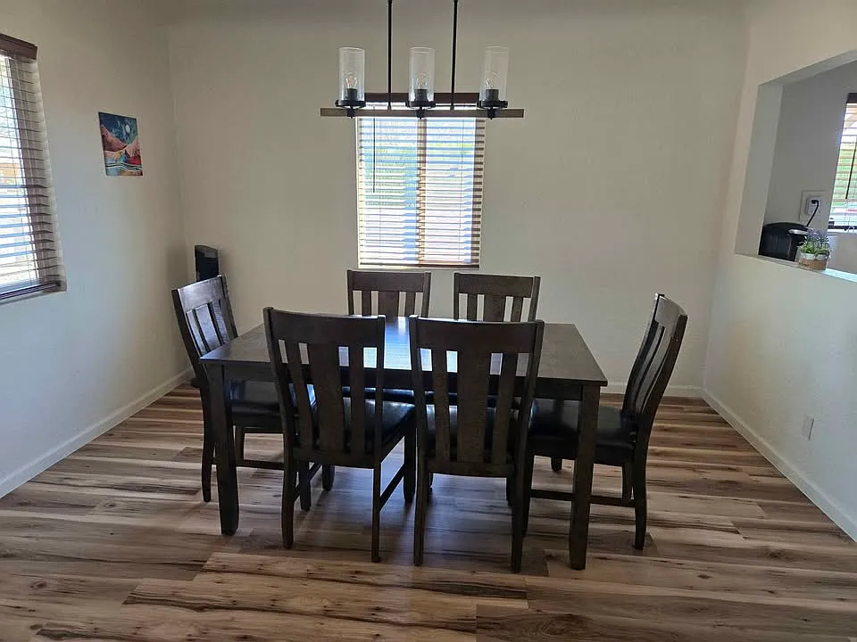 3 bed, 1.5 bath, 1269 sqft, $1,850 — Photo 4