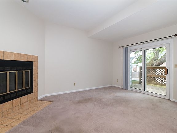 5th image of 118 Tall Oaks Dr Unit D