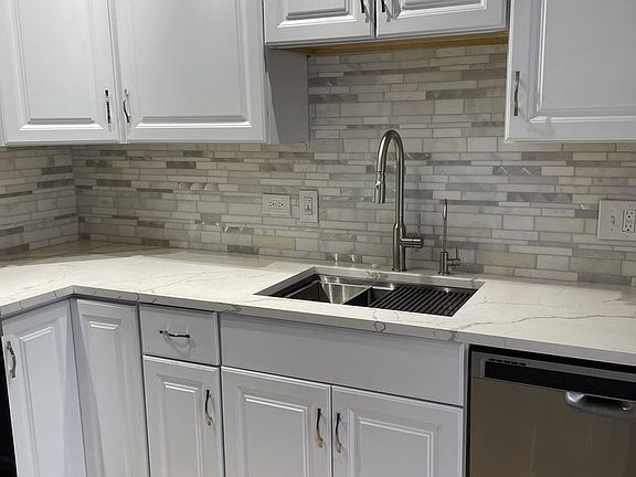 3rd image of 1412 Carol Ct APT 3A
