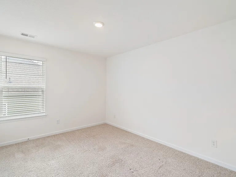 116 Kaley Ln — Photo 3