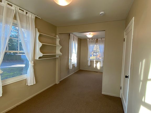 Bonus room, perfect for a library, office, or even a play room!