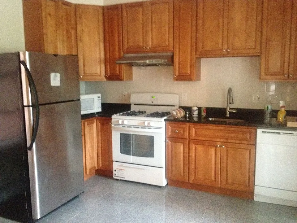 127 Cedar St #3