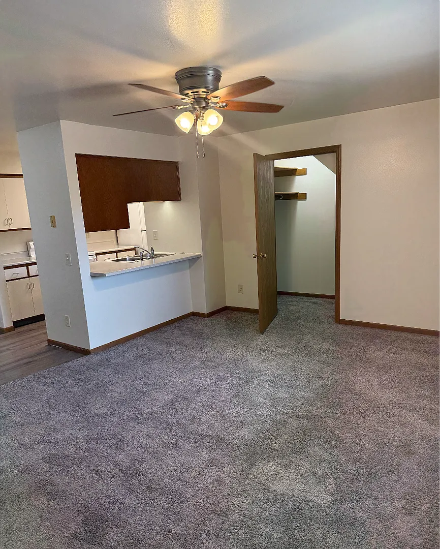 3000 - Milwaukee Street (John/Joe/Morgan) — Photo 4