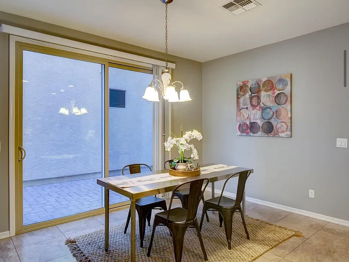 4 bed, 2.5 bath, 2211 sqft, $2,900 — Photo 4