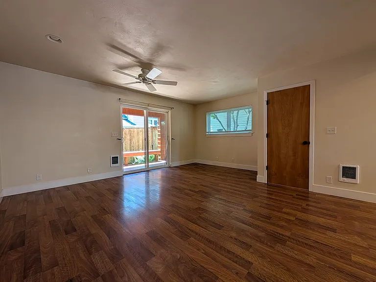 2474 Willamette Aly — Photo 6