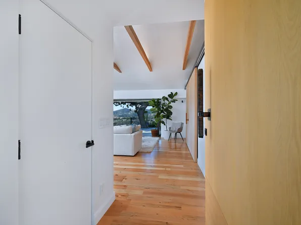 2145 Linda Flora Dr, Los Angeles, CA 90077