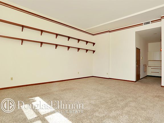 5th image of 33 Roselle Ave APT B