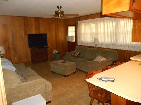 3rd image of 2219 Azalea Dr