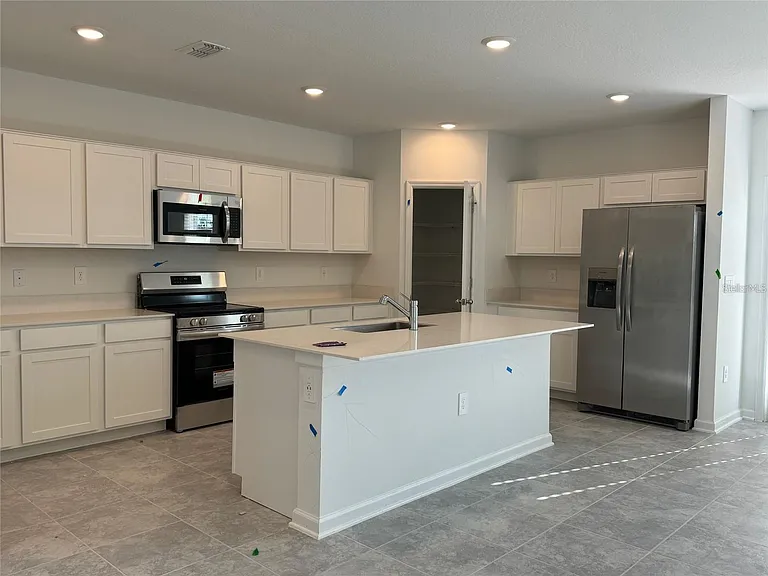 565 Reggie Rd — Photo 18