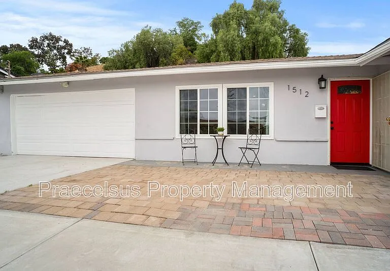 1512 Walbollen St — Photo 2