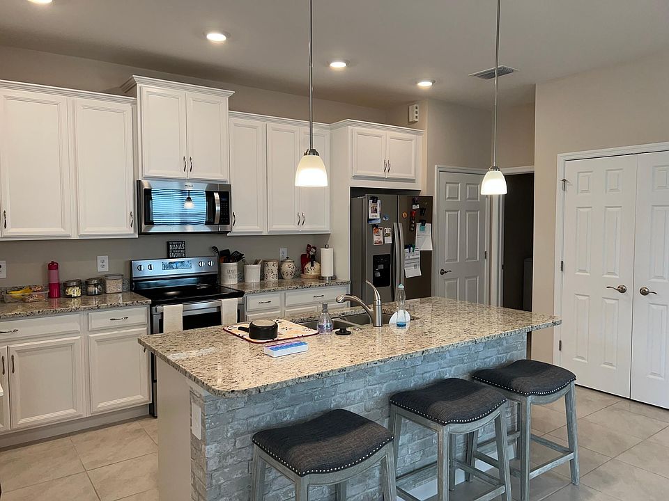 1st image of 3009 Royal Gardens Ave