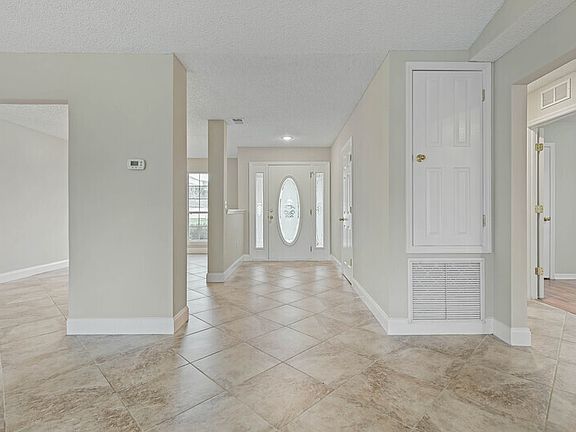 5th image of 6 Lemay Pl