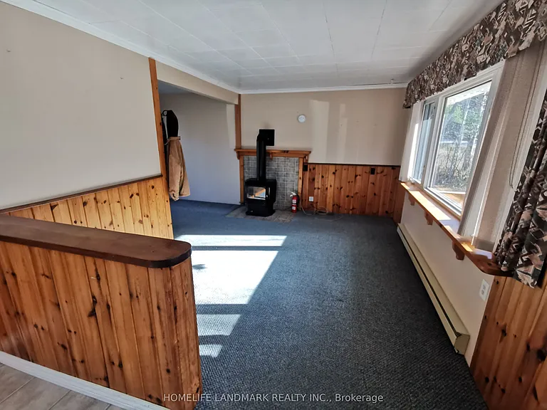 1137 Highway 118 E — Photo 5