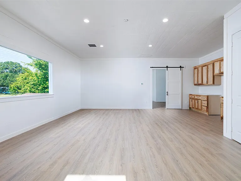 12826 Hill Dr — Photo 46