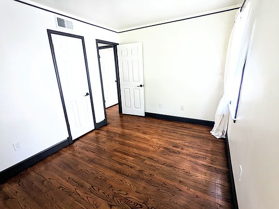 4th image of 14821 Arden St