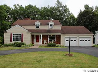 123 Holiday Ln, Canandaigua, NY 14424