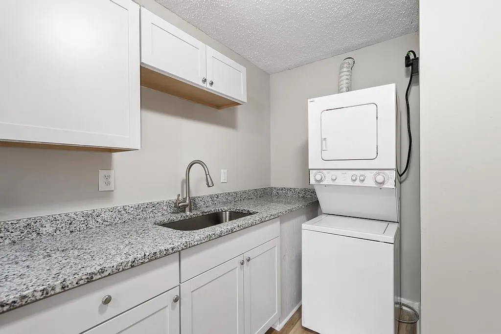 1 bed, 520 sqft, $1,090 — Photo 3