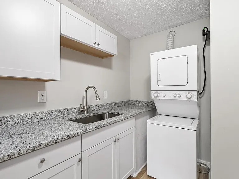 104 Cone St #104G — Photo 12