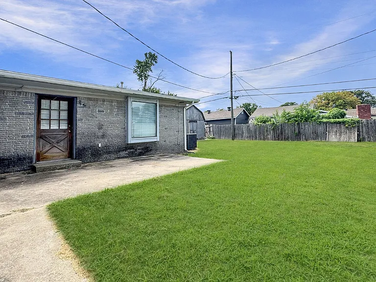 240 S 120th East Ave — Photo 17