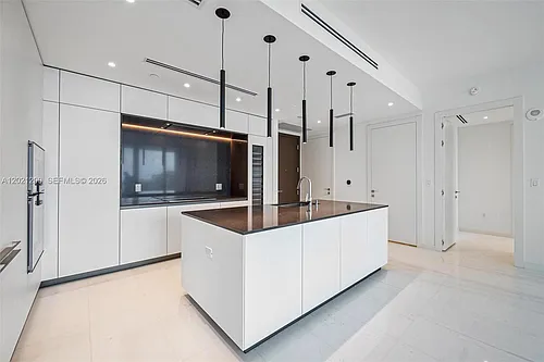 300 Biscayne Boulevard Way Photo 1