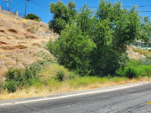 Ranch Club Rd, Lake Hughes, CA 93532