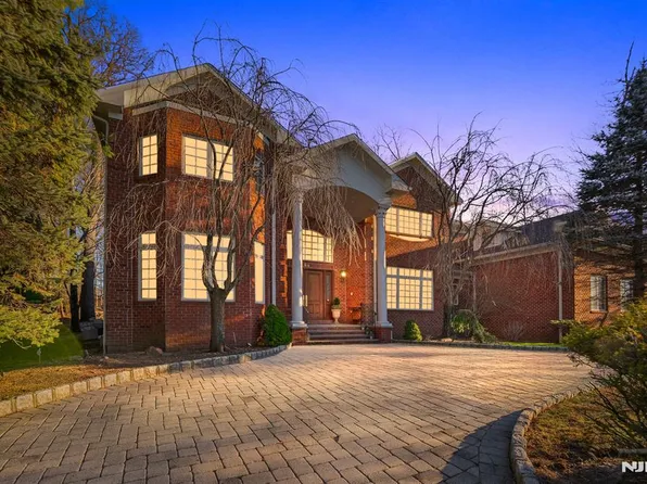 64 Beachmont Ter, North Caldwell, NJ 07006