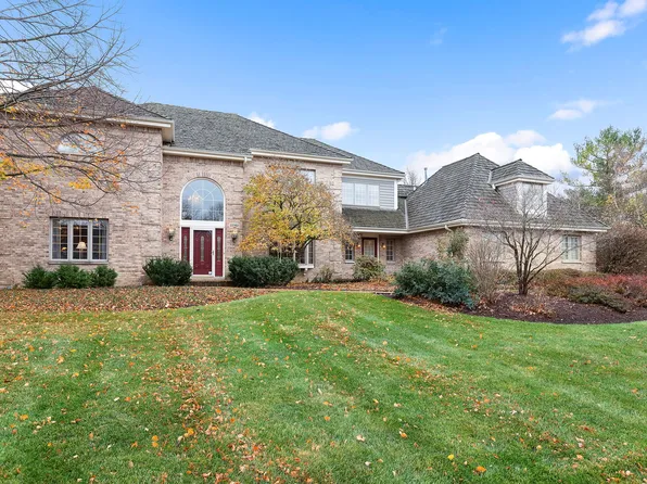 22262 NW Brookside Way, Lake Barrington, IL 60010