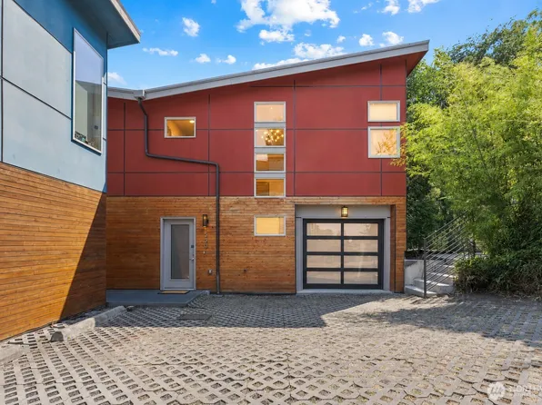 1536 Sturgus Avenue S, Seattle, WA 98144