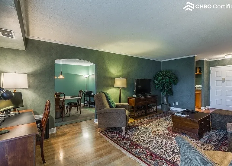 8380 Greensboro Dr #810 — Photo 6